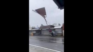 Typhoon Man-yi Causes Unprecedented Destruction Across The Philippines