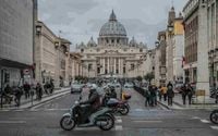 Conclave della vergogna - Tolgono il bonus spesa, ma finanziano i cardinali: 8.200€ a testa per dormire a Roma | Ecco cosa fa il Governo - RomaIT