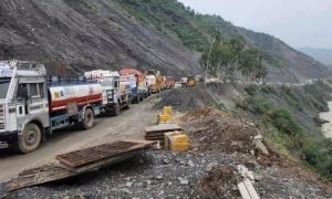 Landslide Closes Jammu-Srinagar Highway Amidst Tech Buzz