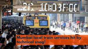 Mumbai Railway Signal Glitch Causes Major Delays