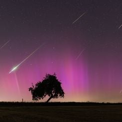 Almanya Üzerinde Meteorlar ve Aurora