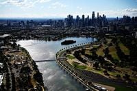 Australian GP chief gives verdict on F1 night race in Melbourne