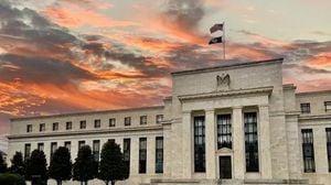 Fed Officials Divided As Inflation Persists Amid Job Market Worries