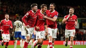 Wrexham Chases Playoff Dream Amid Drama And Global Buzz