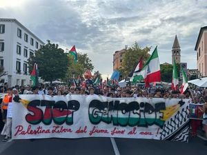 Venice Film Festival Protesters Demand Justice For Gaza