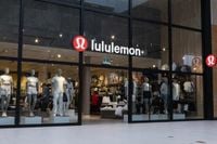 Lululemon sees soft Q1 comparable sales, cuts FY25 profit guidance (LULU:NASDAQ)