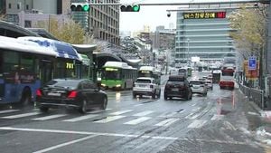 Severe Snow Hits South Korea Amid Weather Warnings