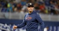 Report: Astros to bring back manager Joe Espada, GM Dana Brown