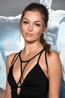 Lili Simmons