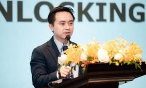 Gold Hits Record As Experts Advise Strategic Moves