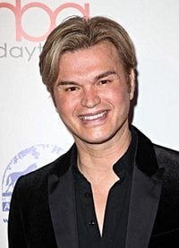 Kim V&omacr;, celebrity hairstylist to Britney Spears, dies after cancer battle