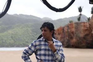 M. Night Shyamalan Teams With Gyllenhaal For Remain