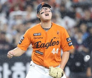 Kim Seo Hyun Leads Record KBO All Star Voting Surge