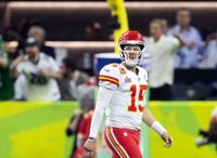 Les Kansas City Chiefs se préparent pour une saison monumentale avec le quarterback vedette Patrick Mahomes à la tête, prêt à se battre pour une nouvelle chance au trône.