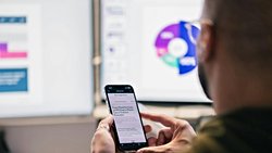 Dijital Esaret mi? Nomofobi, Dijital Narsisizm ve Modern Yaşamın Karanlık Yüzü