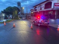 Temporal causa estragos na manhã deste sábado