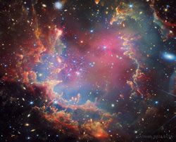NGC 602: Webb’in Gözünden Yıldızlar ve Sütunların Çekişmesi
