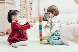 Çocuklar neden oyuncaklar ile oynamayı severler?