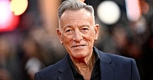 Springsteens Protest Song Shakes Minneapolis Amid ICE Crackdown