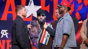 Canelo Alvarez Defeats William Scull To Regain Undisputed Title