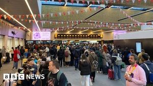 Power Outage Paralyzes Leeds Station And Railways