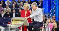 Avanti un altro! By night stasera in tv giovedì 27 marzo su Canale 5: ospite in studio Maria De Filippi e Angelo Pintus