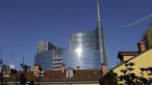 UniCredit Pursues Banco BPM While It Fights Back