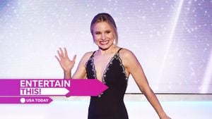 Kristen Bell Wows Audience With SAG Awards Host Performance