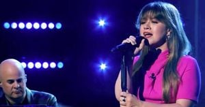 Kelly Clarkson Delivers Long-Awaited Whitney Houston Cover