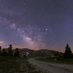  Milky Way and Planets Near Opposition 