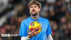 Lincoln City Secure Veteran Defender Sonny Bradley This Summer