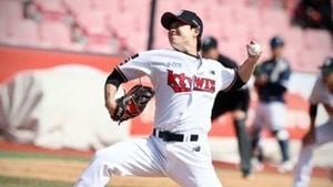 Lotte And KT Complete Trade Reuniting Park Brothers