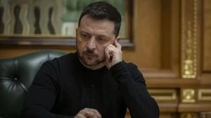 Zelenskyy Demands Unconditional Ceasefire From Russia Amid Talks