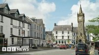 Hotel's request to silence Machynlleth clock at night rejected