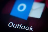 Users report issues with Microsoft Outlook on Down Detector