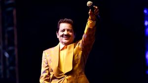 Udit Narayan Faces Backlash Over Kissing Controversy