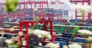 China’s Exports Suffer Rare Decline Amid US Trade Slump
