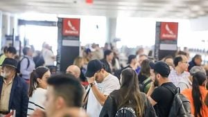 US Airports Plunge Into Chaos Amid Shutdown Crisis