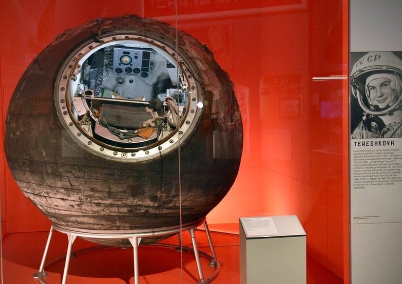 Tereşkova'nın uçtuğu Vostok 6 kapsülü, Londra'da Bilim Müzesi'nde sergilenirken. Tereşkova şöyle diyor: "Onunla her karşılaştığımda okşayıp 'merhaba sevgilim' diyorum."