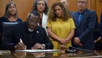 Mayor Johnson signs 'Protecting Chicago Initiative' in attempt to safeguard city from federal agents, troops