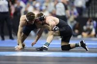 Hawkeyes Send 5 to Quarterfinals