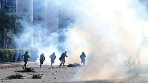 Protests And Clashes Shut Down Islamabad And Lahore