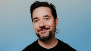 Frank McCourt Recruits Alexis Ohanian For TikTok Bid