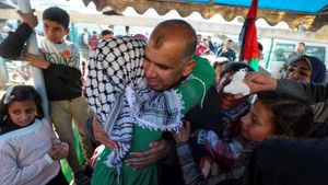 Video Shows Emotional Farewells Of Palestinian Prisoners