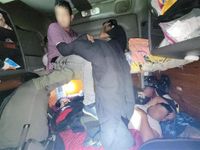 Border Patrol agents apprehend 6 migrants, seize handgun