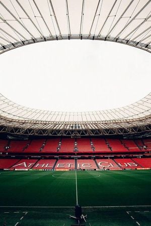 Manchester United Faces Tough Test Against Real Baggios