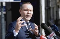 Cwany, cwańszy Nawrocki. Czy deal z mieszkaniem mu zaszkodzi? To takie pospolite i niemoralne