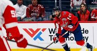 Big third period lifts sizzling Capitals past Red Wings