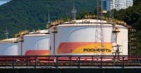 US and EU target Russian oil companies funding the war in Ukraine | BreakingNews