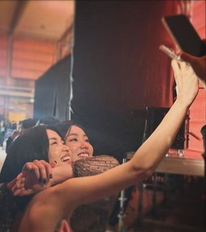 Jeon Yeo-been Celebrates Kim Tae-ri's Baeksang Win
